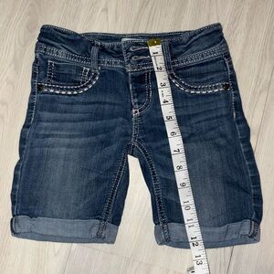 🛍 Size 8 Mudd denim jean shorts